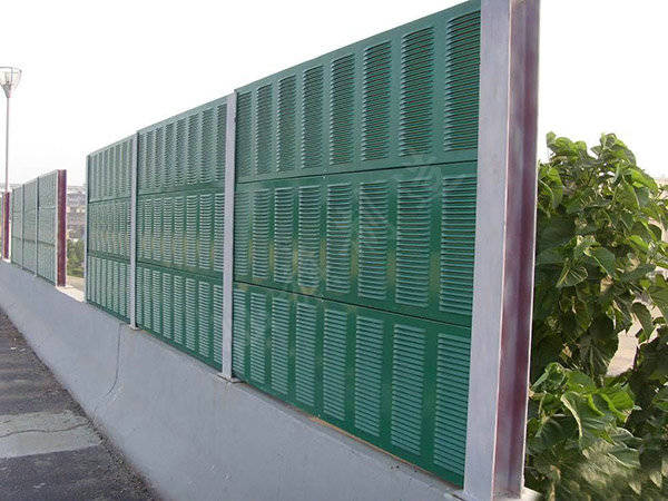 内蒙古桥梁声屏障图片2