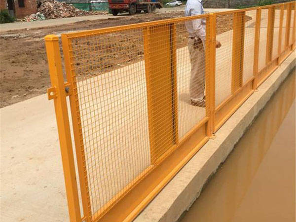 内蒙古网片基坑护栏图片3
