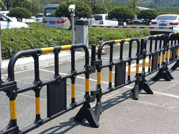 内蒙古移动式基坑护栏图片4